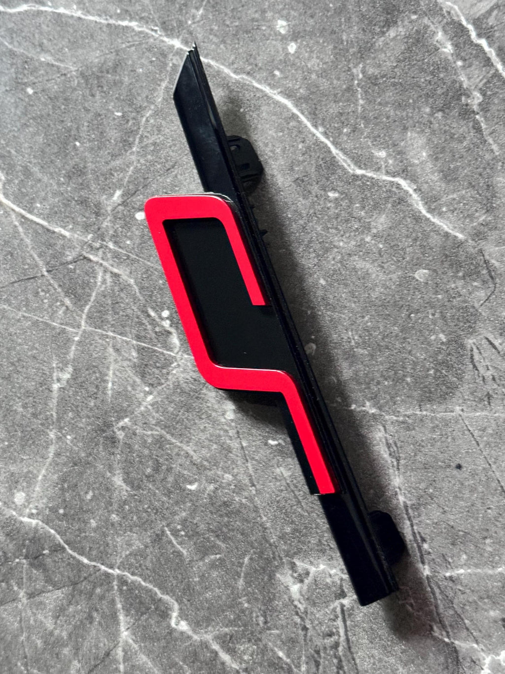 VW Golf 8 GTI Clubsport Kühlergrill Emblem in Tornado Rot (Nicht passend für Facelift)