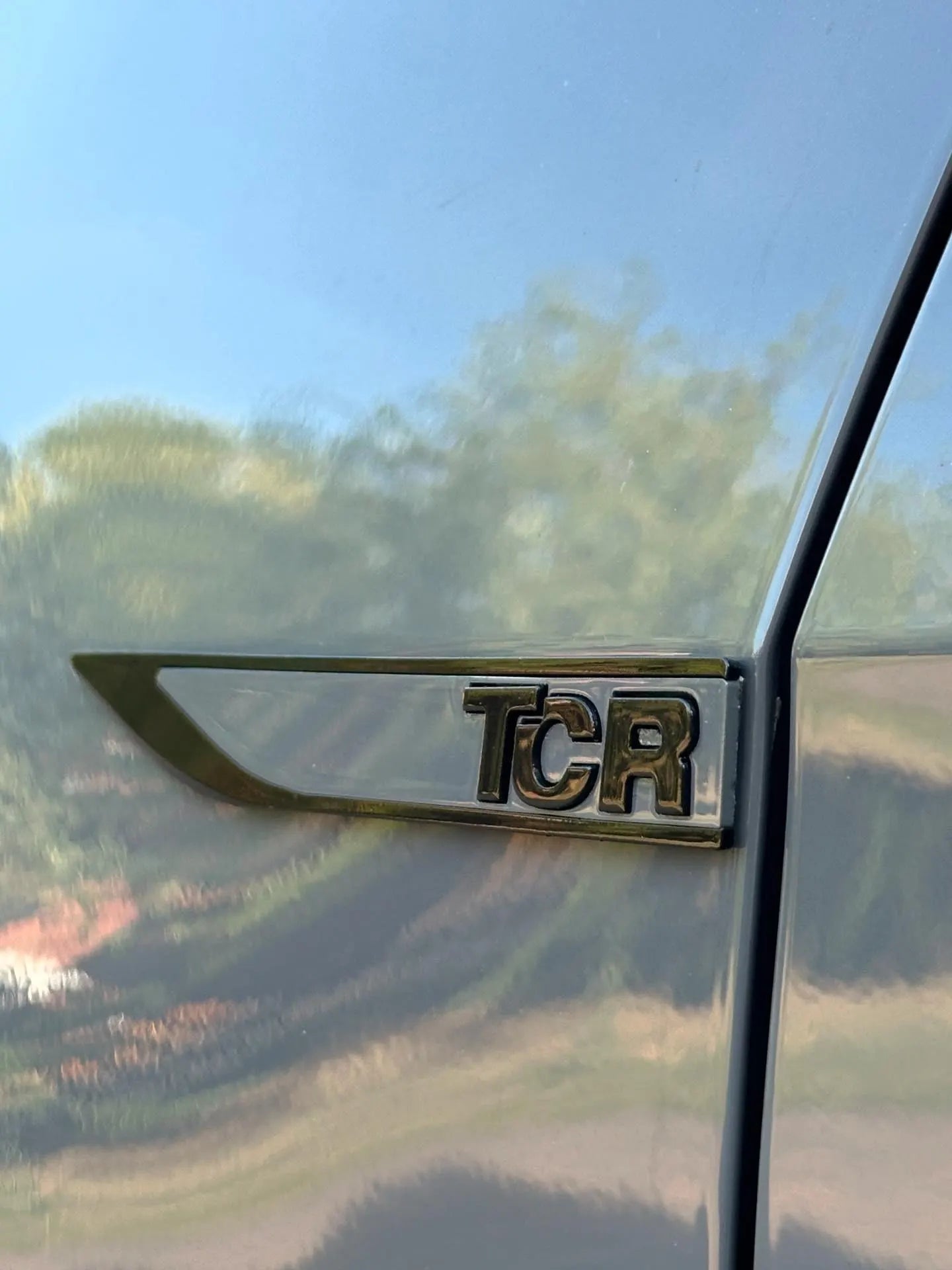 VW Golf 7 GTI TCR Seite Emblem Set in Pure Grey / Piano Black