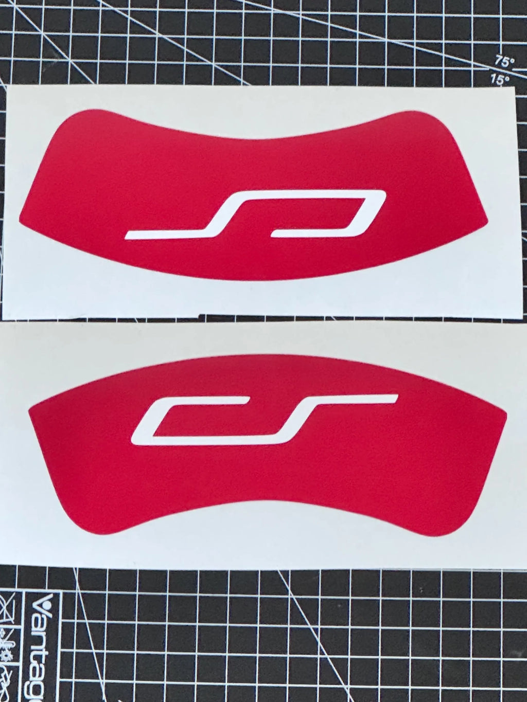 VW Golf 8 GTI Clubsport Facelift Bremssättel Sticker Rot mit CS Logo in weiß