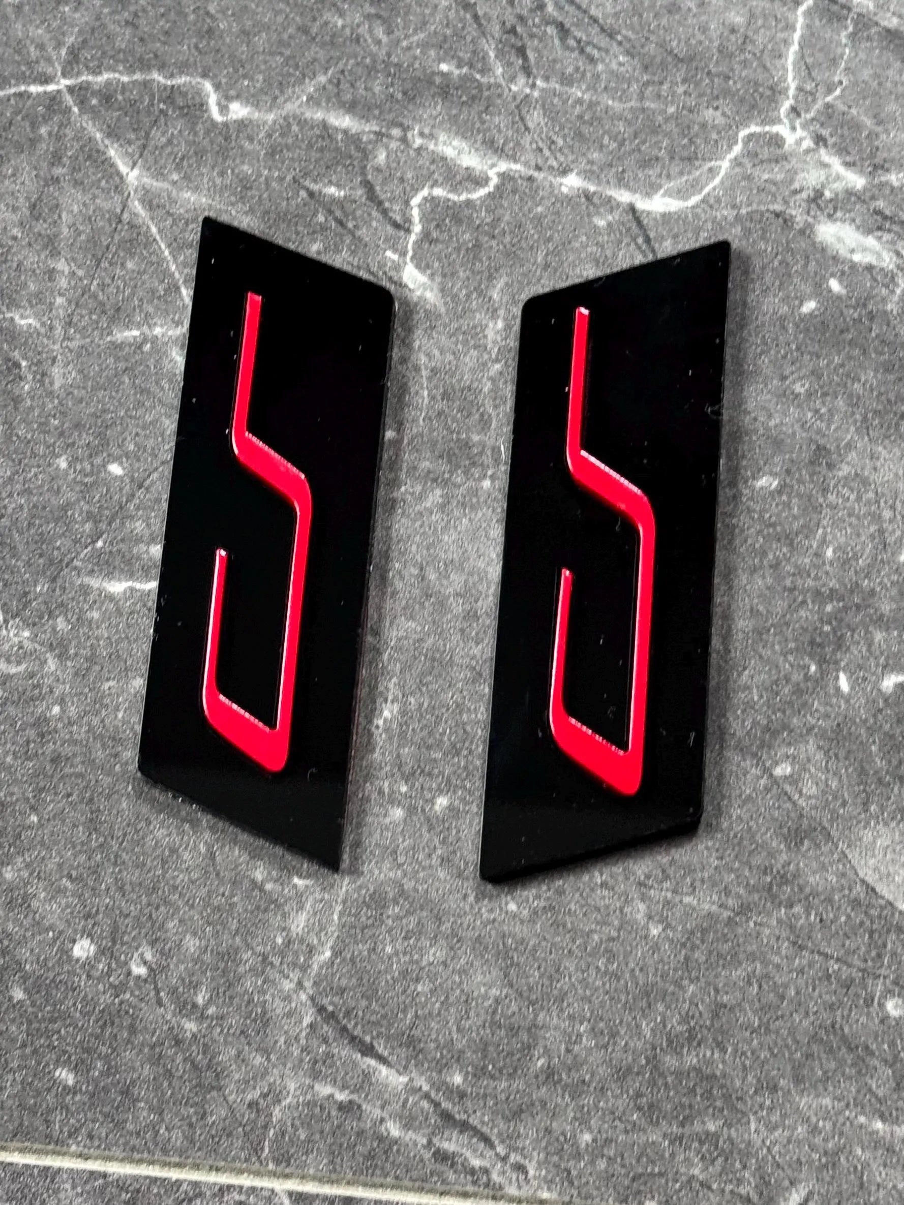 Golf 8 GTI Clubsport B-Säule Emblem, Logo Set (links/rechts)