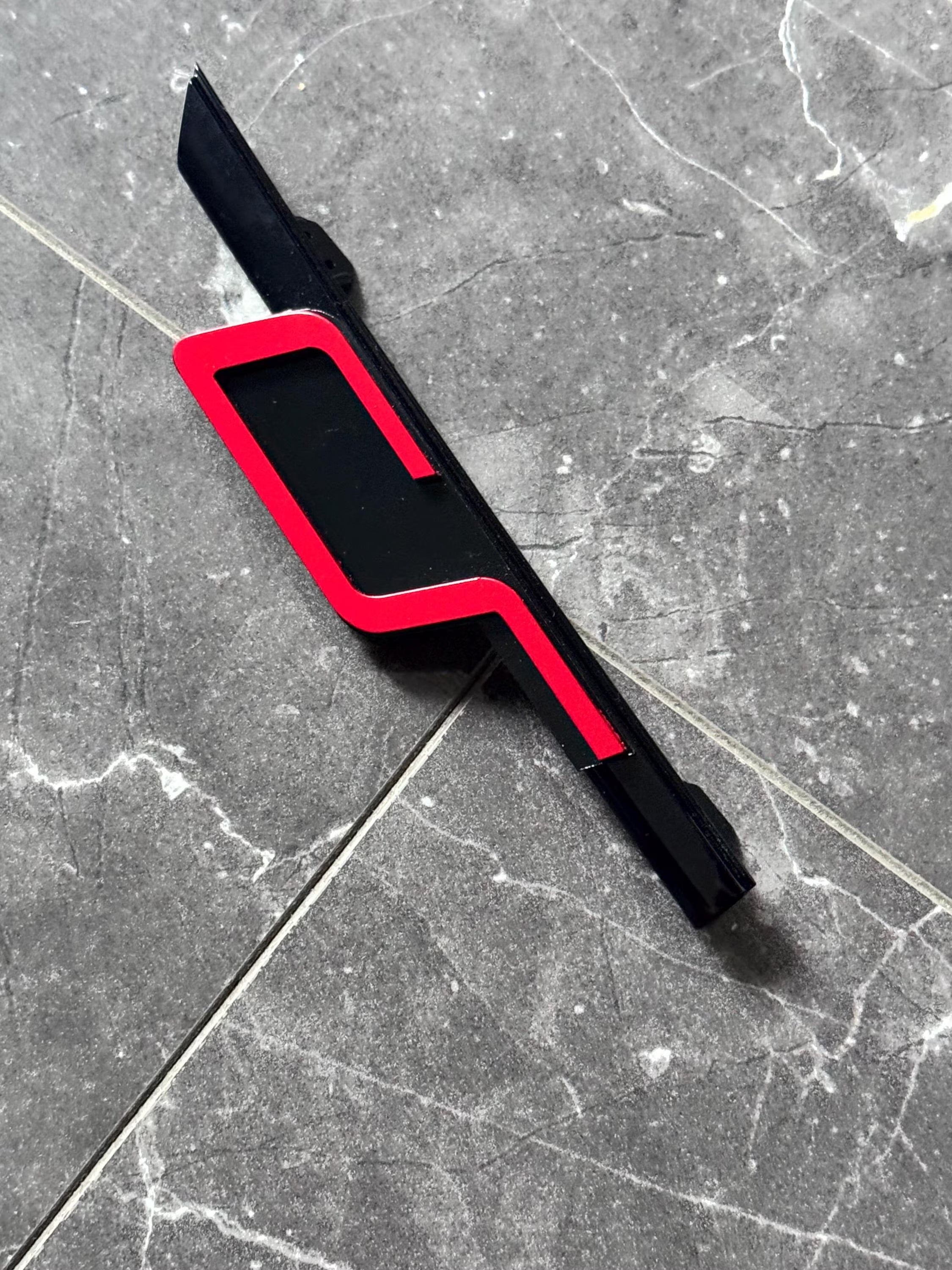 VW Golf 8 GTI Clubsport Kühlergrill Emblem in Tornado Rot (Nicht passend für Facelift)