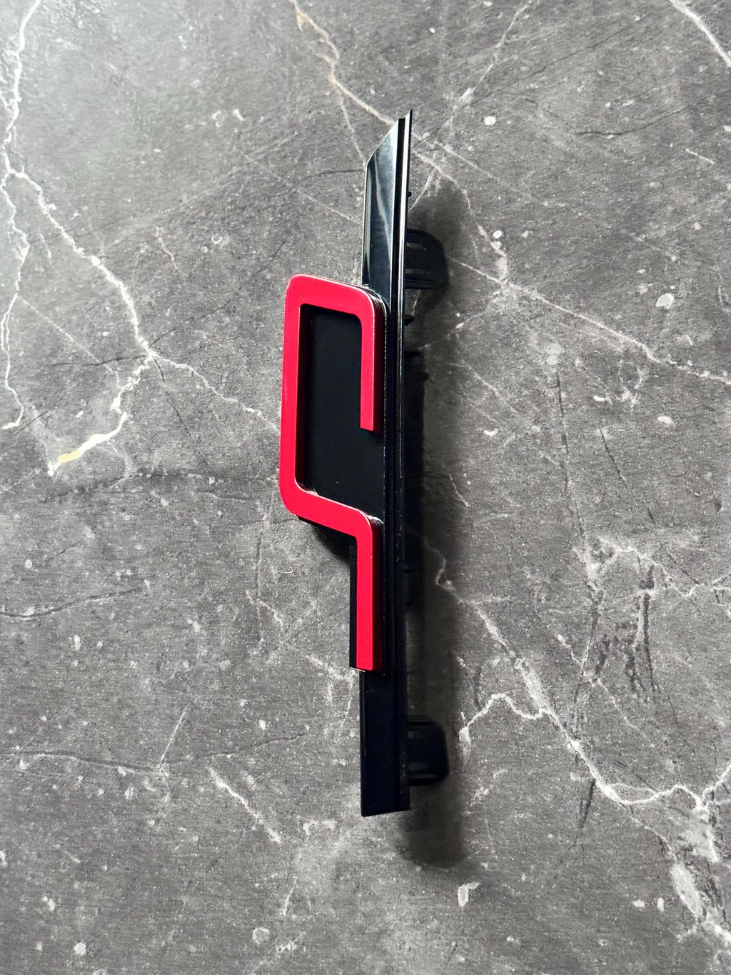 VW Golf 8 GTI Clubsport Kühlergrill Emblem in Tornado Rot (Nicht passend für Facelift)